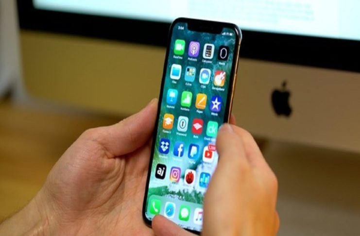 iPhone 6,1 LCD con cornici ultra sottili a novembre