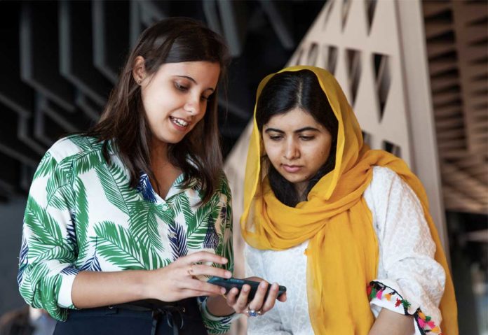 Malala Yousafzai ha visitato la Apple Developer Academy a Rio de Janeiro venerdì, incontrando studenti che stanno imparando a sviluppare app.