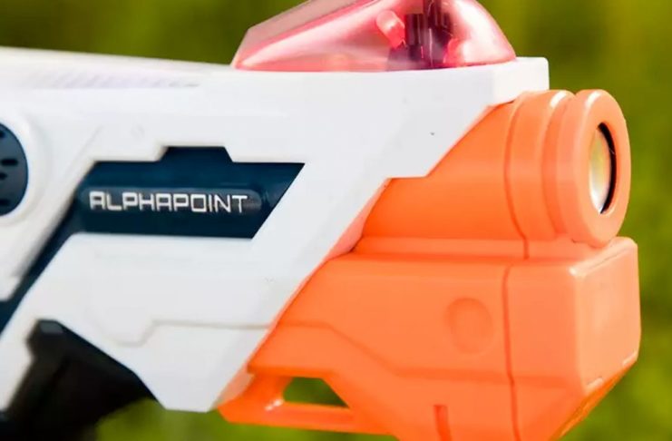 L’ultimo fucile Nerf di Hasbro aggiunte il supporto per smartphone