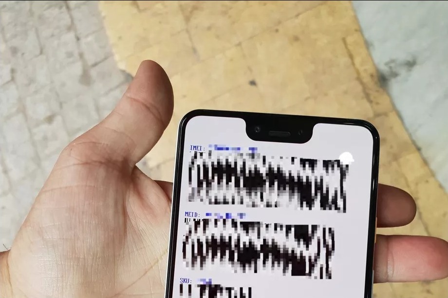 Ecco il Pixel 3 XL in alcune immagini trapelate online, con tanto di notch