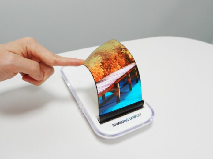 Nel 2019 uno smartphone Samsung con schermo pieghevole, sarà “vincente”