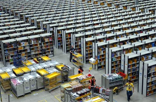 AGCOM multa Amazon per 300 mila euro: fa il postino senza essere abilitato