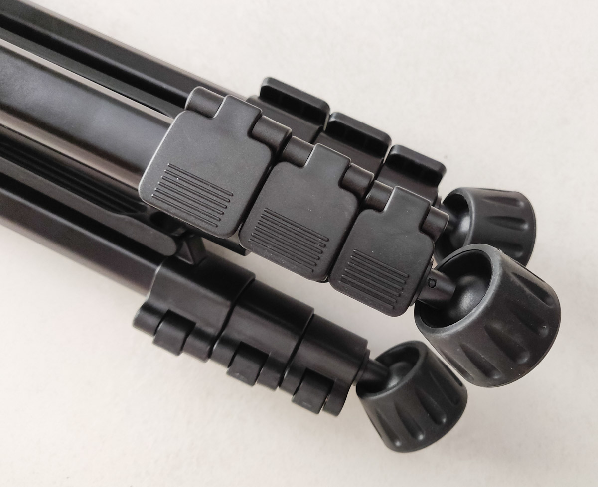 Recensione cavalletto video Andoer, riprese fluide con reflex e smartphone