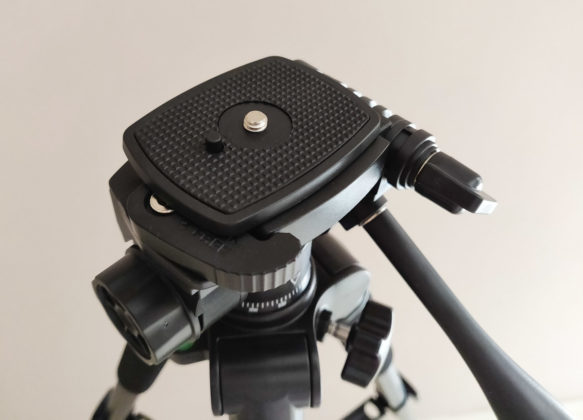 Recensione cavalletto video Andoer, riprese fluide con reflex e smartphone