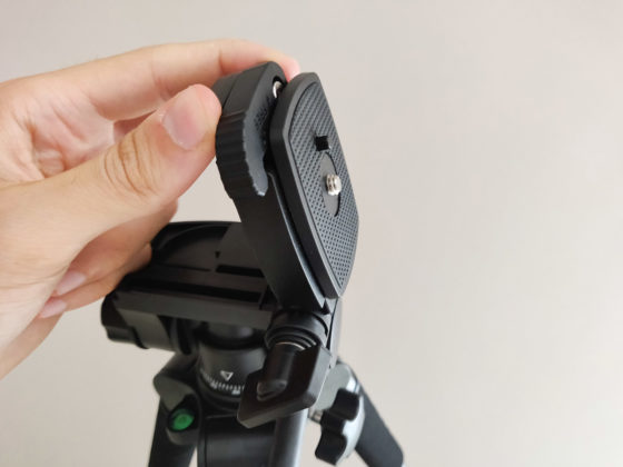 Recensione cavalletto video Andoer, riprese fluide con reflex e smartphone