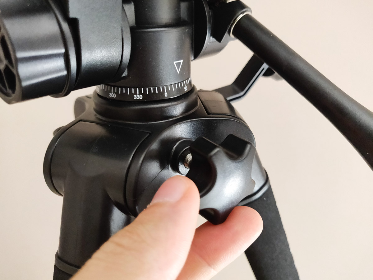 Recensione cavalletto video Andoer, riprese fluide con reflex e smartphone