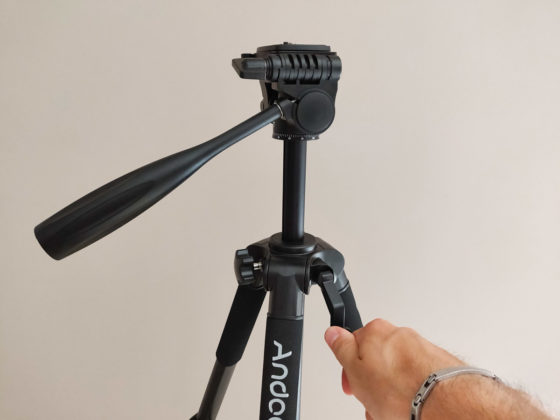 Recensione cavalletto video Andoer, riprese fluide con reflex e smartphone