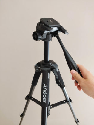 Recensione cavalletto video Andoer, riprese fluide con reflex e smartphone