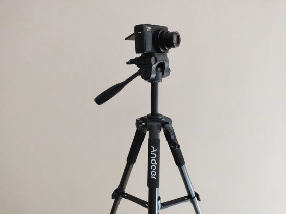 Recensione cavalletto video Andoer, riprese fluide con reflex e smartphone