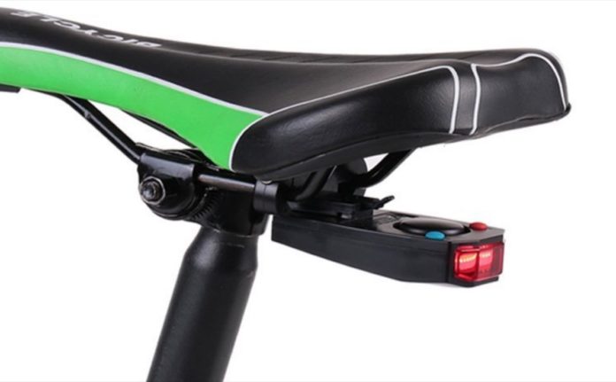 Fanalino posteriore per bicicletta con antifurto in sconto a 17,99 euro