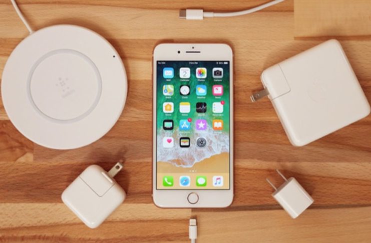 Standard per i caricabatterie telefonici, l’Europa verso una legge