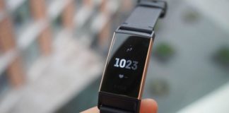 Fitbit presenta Charge 3, nuovo display e durata batteria di 7 giorni