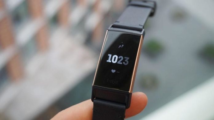 Fitbit presenta Charge 3, nuovo display e durata batteria di 7 giorni