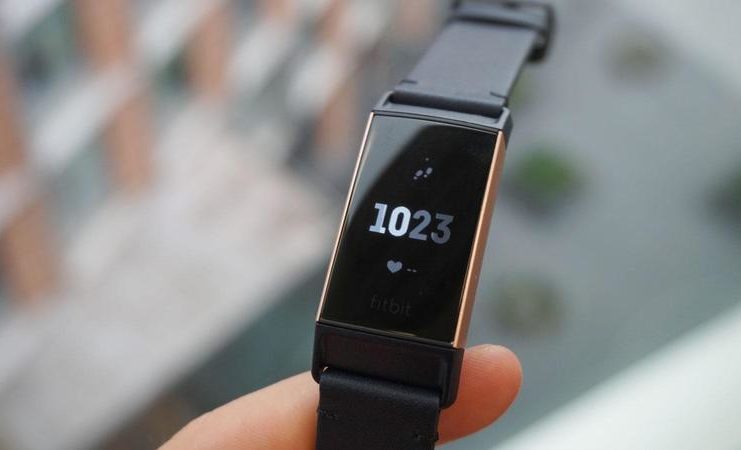 Fitbit presenta Charge 3, nuovo display e durata batteria di 7 giorni