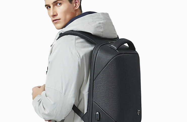 Artic Hunter i-Omni: lo zaino smart impermeabile, anti-borseggio con interfaccia USB