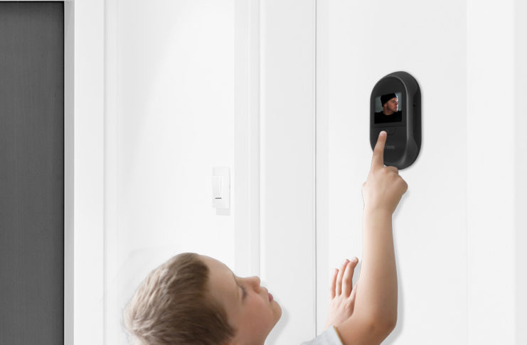 Da Brinno Peephole Camera SHC1000, per sorvegliare chiunque si avvicini alla porta