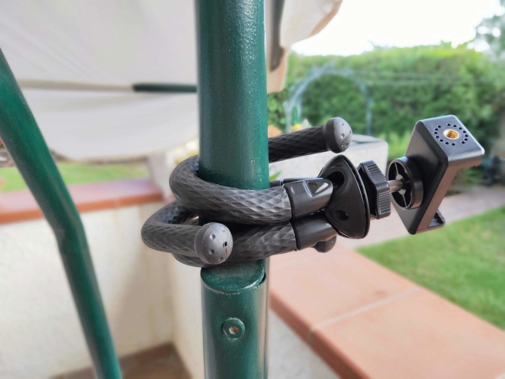 In prova il treppiede flessibile Aukey multiuso