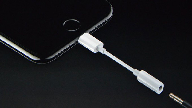 Con i prossimi iPhone potrebbe non essere incluso l’adattatore Lightning a jack