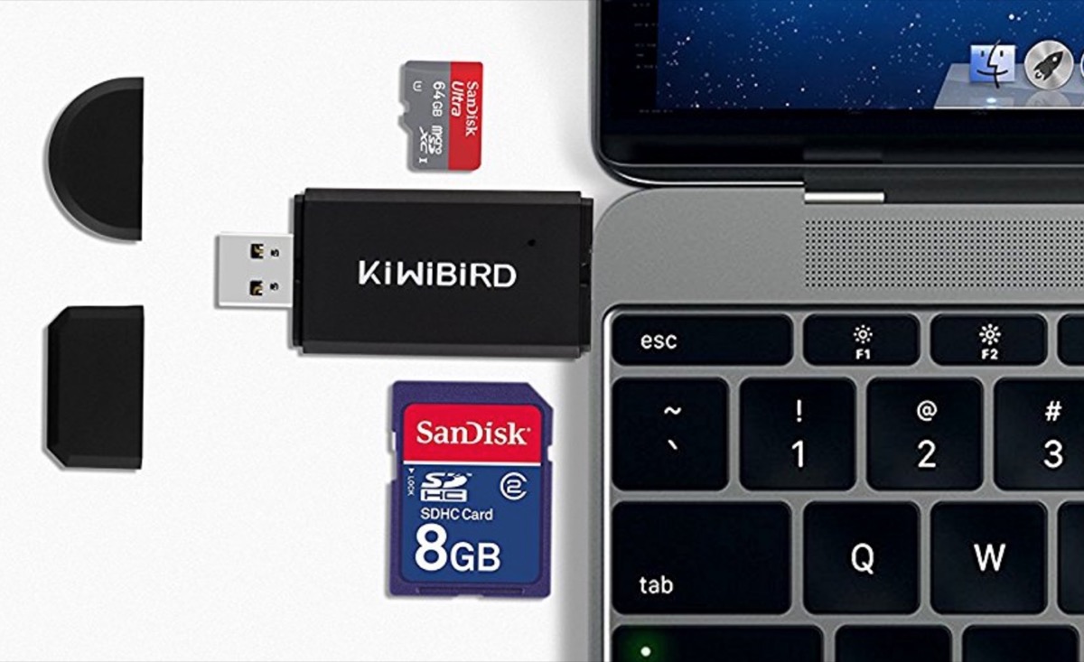 KiWiBiRD, il lettore di schede SD e microSD con doppia spina USB e USB-C