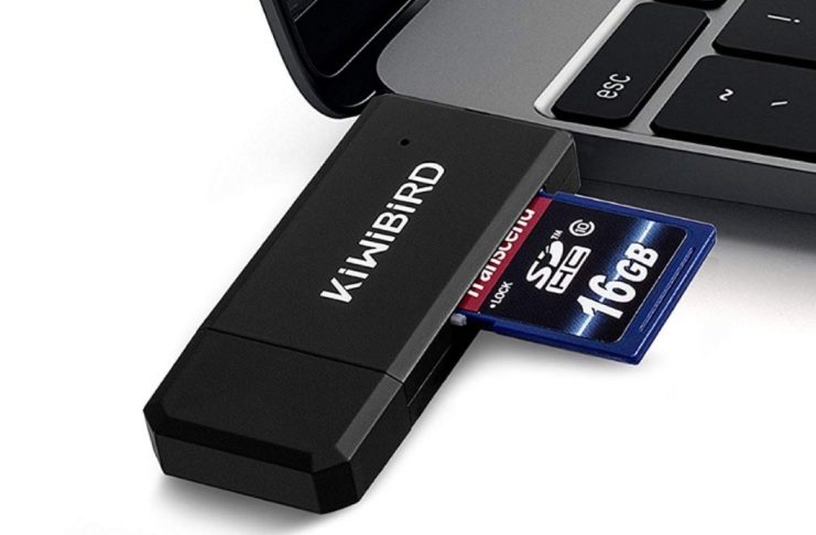 KiWiBiRD, il lettore di schede SD e microSD con doppia spina USB e USB-C