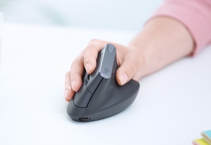 Logitech MX Vertical, il mouse che azzera i dolori di polso e avambraccio