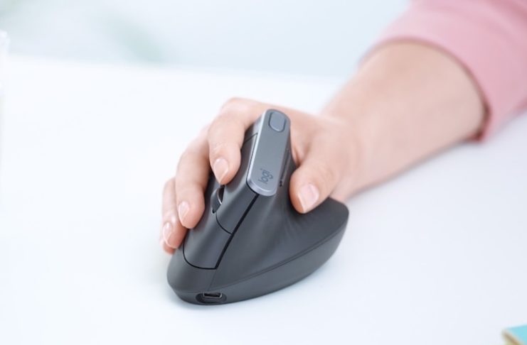 Logitech MX Vertical, il mouse che azzera i dolori di polso e avambraccio