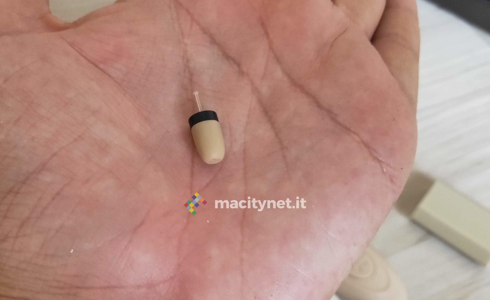 In prova il nano auricolare spia C1, per suggerimenti “invisibili” In prova il nano auricolare spia C1, per suggerimenti “invisibili”