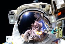 Fatti un selfie nello spazio con la nuova app della NASA Selfies Fatti un selfie nello spazio con la nuova app della NASA