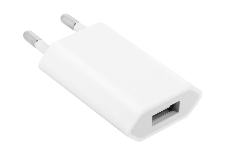 Per la ricarica iPhone 2018 ci sarà un alimentatore con specifiche dell’era iPod