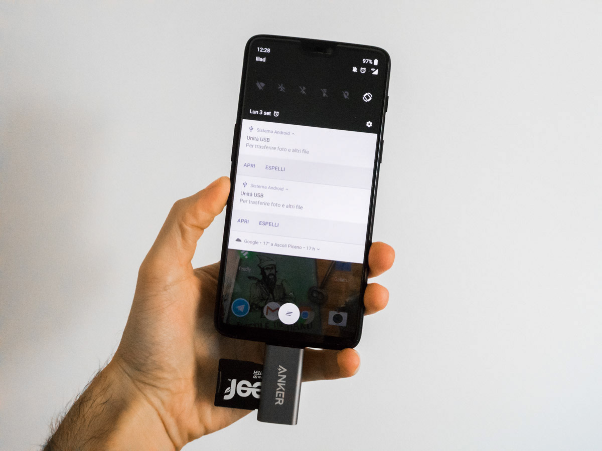 Recensione Anker A8370, il lettore di schede SD e microSD per dispositivi USB-C Recensione Anker A8370, il lettore di schede SD e microSD per dispositivi USB-C