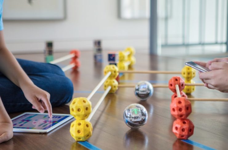 Facebook regala robot Sphero alle scuole americane per la promozione del Coding