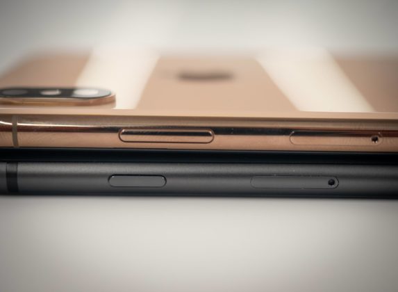 i nuovi iPhone XS e XS Max arrivano nei negozi: li abbiamo aperti per voi