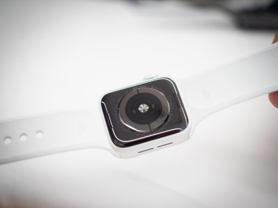 il nuovo Apple Watch 4 arriva nei negozi italiani: lo abbiamo aperto per voi