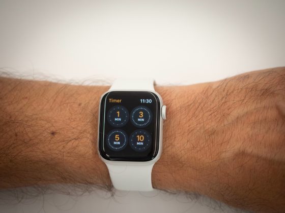 il nuovo Apple Watch 4 arriva nei negozi italiani: lo abbiamo aperto per voi