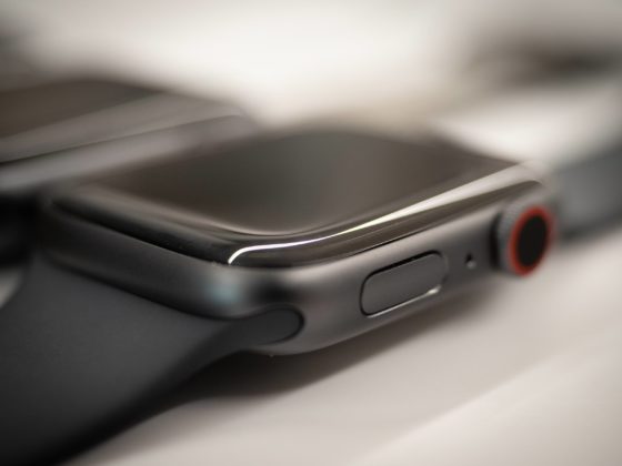 il nuovo Apple Watch 4 arriva nei negozi italiani: lo abbiamo aperto per voi