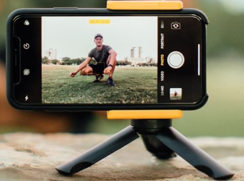 Adonit Photogrip: il kit leggerissimo per scattare ed editare con lo smartphone e la giusta impugnatura