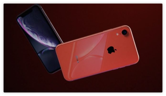 iPhone XR presentato: sei colori e camera con sfocato