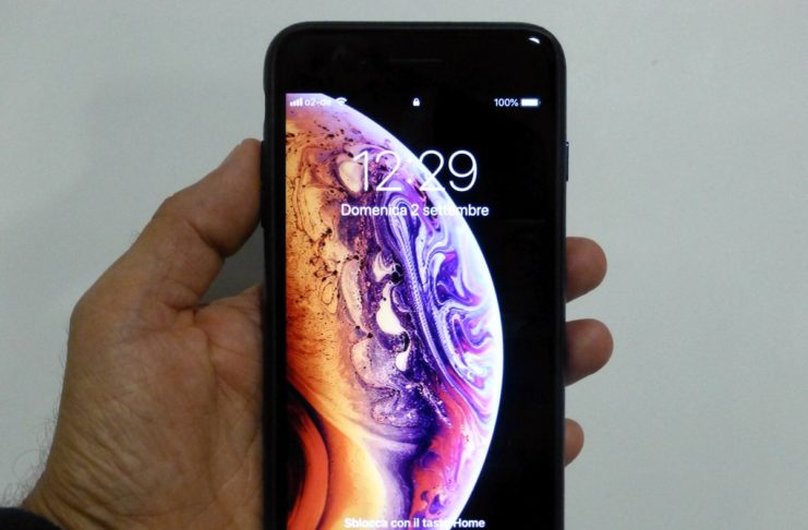 Download wallpaper iPhone Xs e Xs Pro, lo sfondo dei nuovi iPhone 2018 è servito
