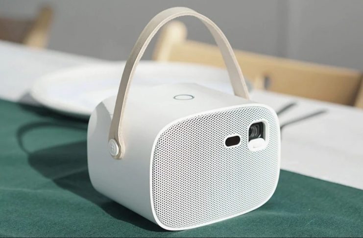 Wanbo S5 HD, il proiettore portatile Wi-Fi da 200 ANSI Lumens elegante e retrò