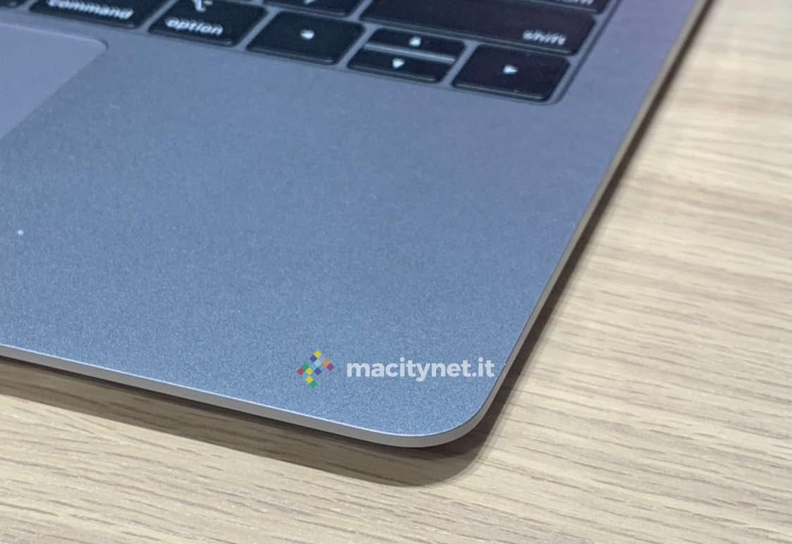 Hands on Mac Book Air 2018: i dettagli del MacBook per tutti Hands on Mac Book Air 2018: i dettagli del MacBook per tutti