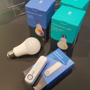 Hive View Outdoor è la telecamera da esterni che completa il sistema Hive per la casa intelligente