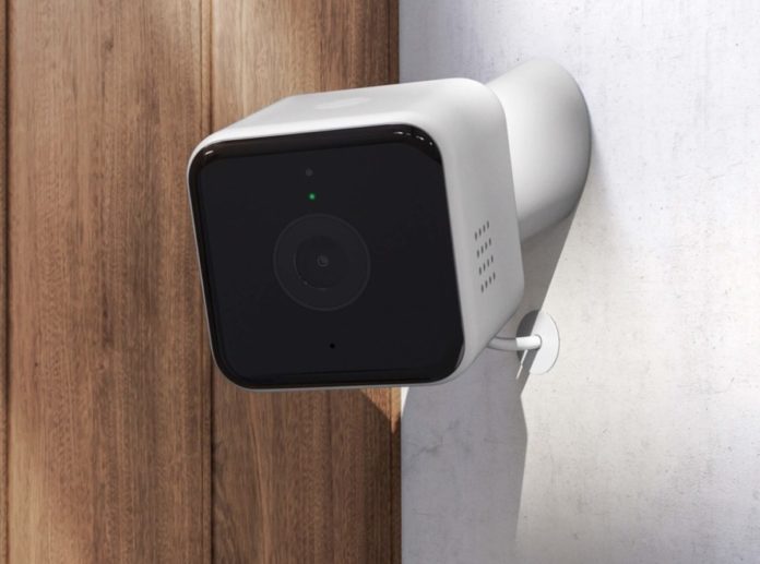 Hive View Outdoor è la telecamera da esterni che completa il sistema Hive per la casa intelligente