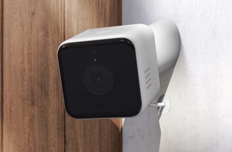 Hive View Outdoor è la telecamera da esterni che completa il sistema Hive per la casa intelligente