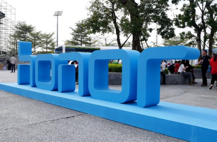 Honor apre il suo primo negozio monobrand a Arese, sconto del 10% su tutti gli smartphone