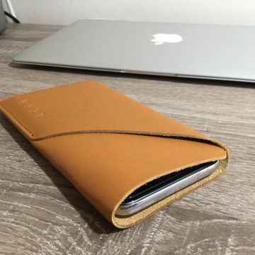 Recensione Leather Wallet Sleeve for iPhone XS, l’eleganza in mano