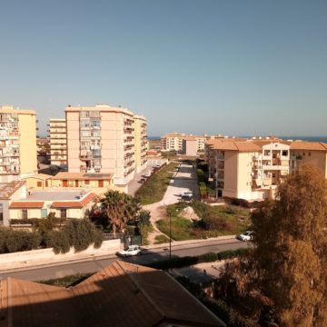 Oukitel WP2, il carro armato degli smartphone con autonomia infinita