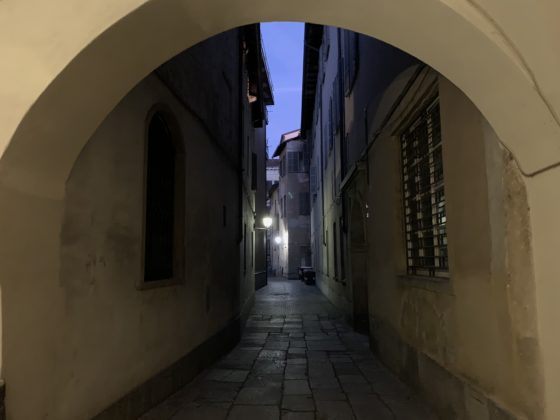 Unboxing iPhone XR italiano e prime impressioni d&#8217;uso