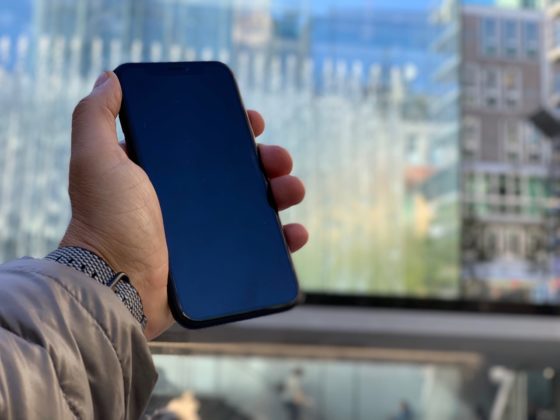 Unboxing iPhone XR italiano e prime impressioni d&#8217;uso