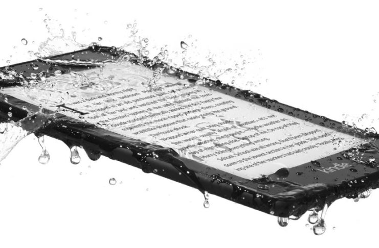 Il nuovo Kindle Paperwhite ha la stessa qualità della carta stampata e resiste all’acqua