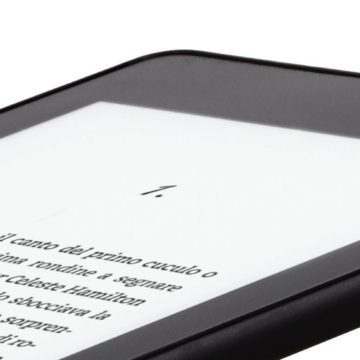Il nuovo Kindle Paperwhite ha la stessa qualità della carta stampata e resiste all’acqua